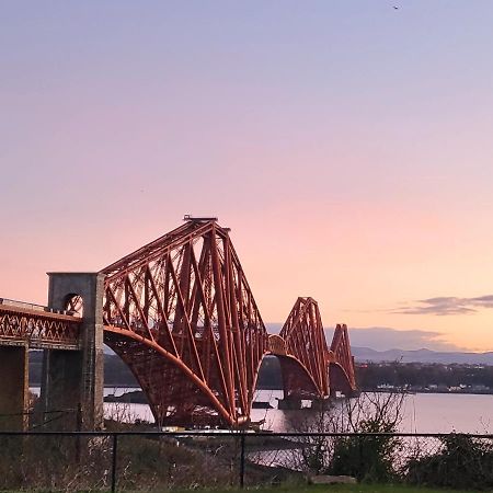 Вілла Three Bridges Waterfront Норт-Квінсферрі Екстер'єр фото