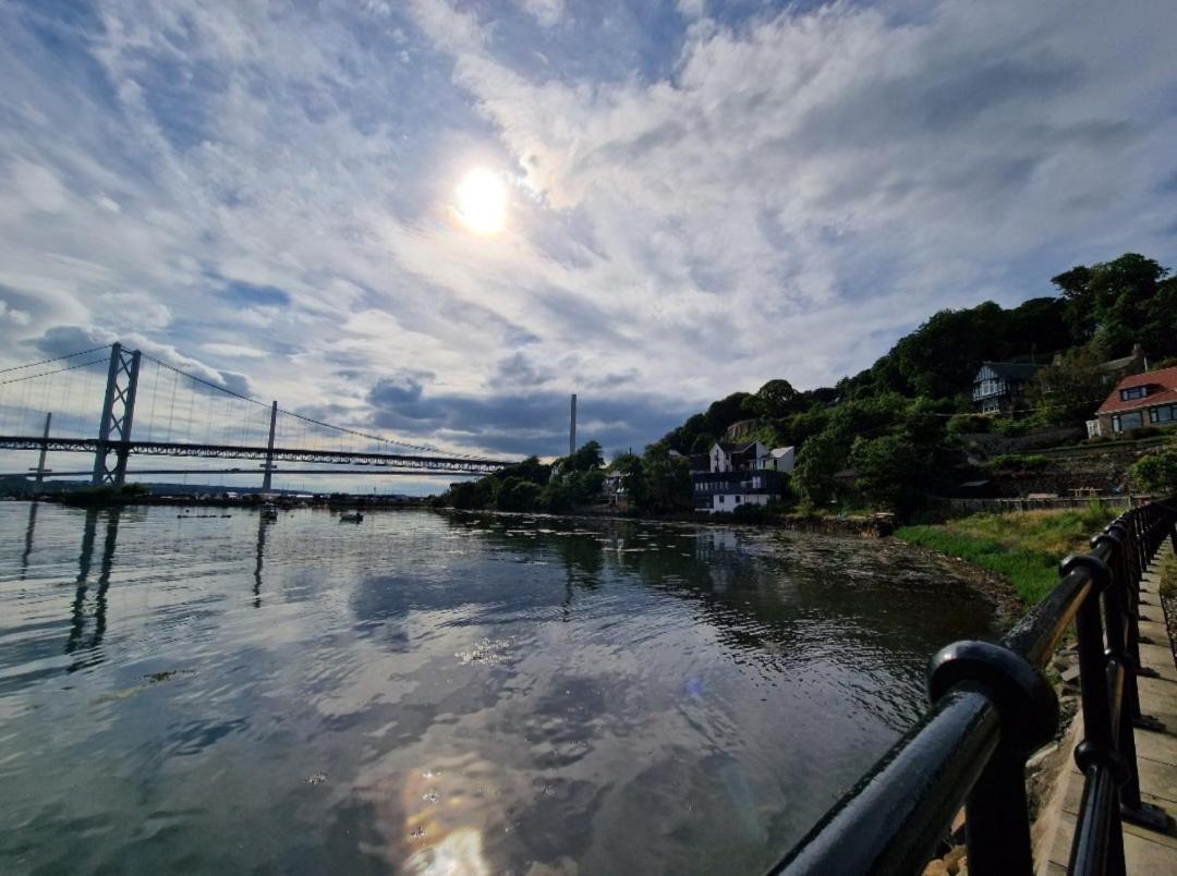 Вілла Three Bridges Waterfront Норт-Квінсферрі Екстер'єр фото